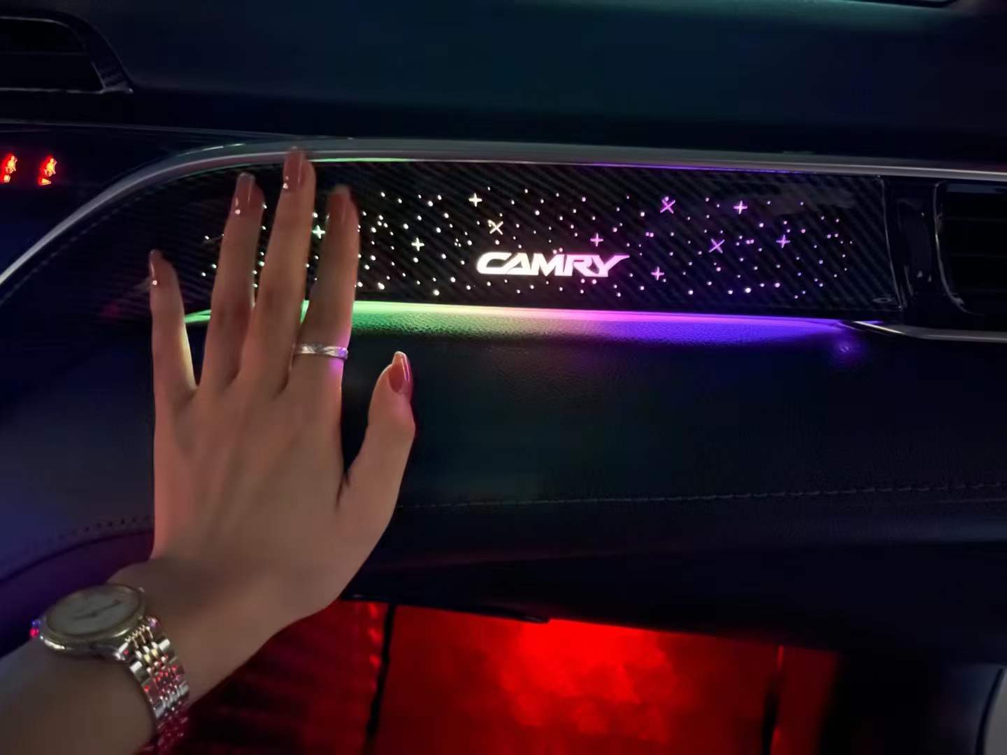 Eight generations of Camry special atmosphere light